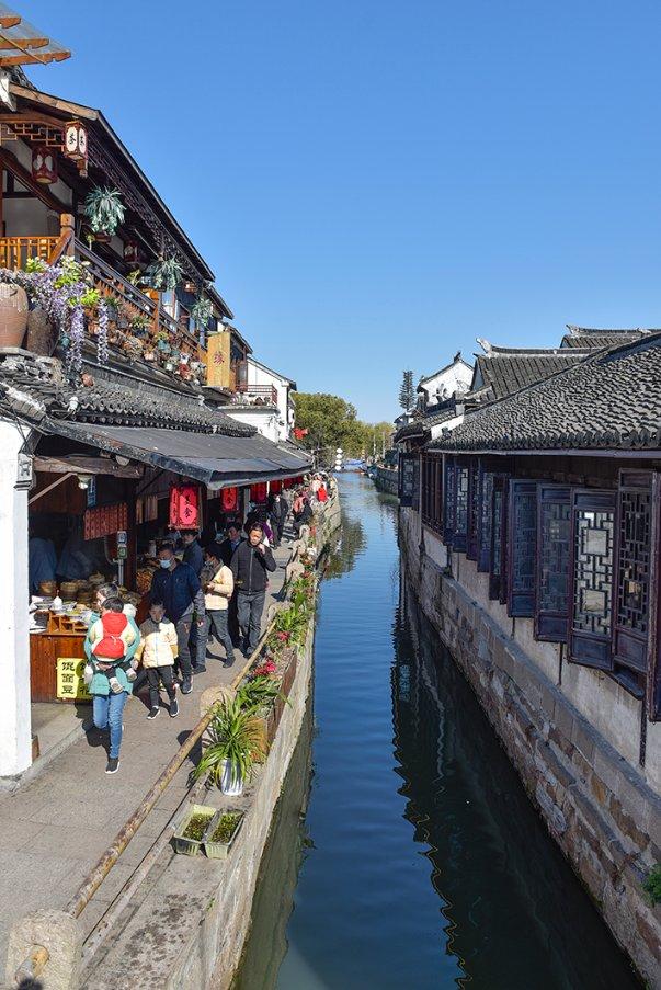 哥伦比亚山火持续一周:超2.5万公顷土地被烧焦 政府请求国际援助